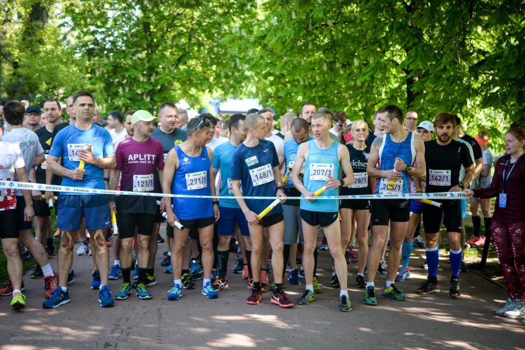 trener biegania Emil Dobrowolski bieg w sztafecie maratońskiej Ekiden Warszawa