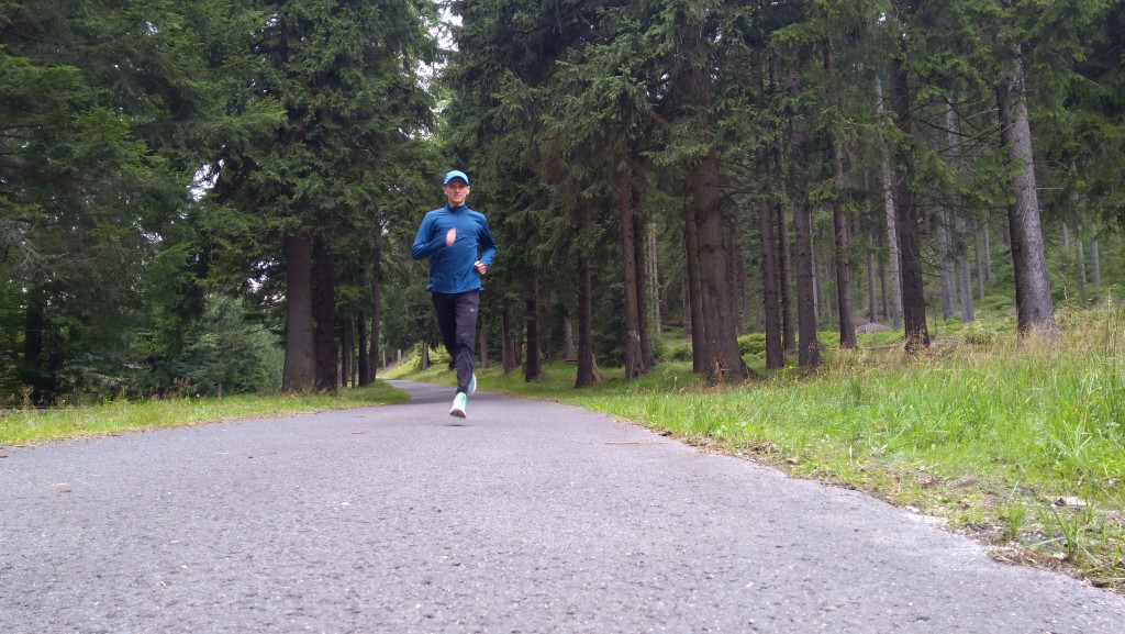 trener biegania Emil Dobrowolski na obozie biegowym w Szklarskiej Porębie